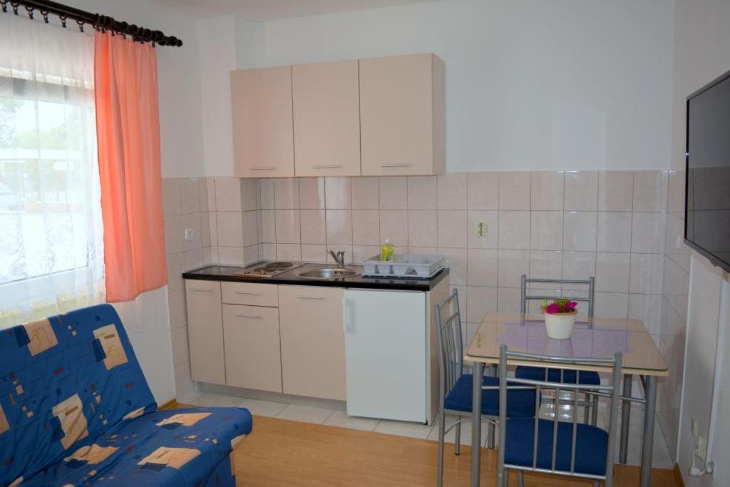 Ana Lovetovo Vodice Exterior photo