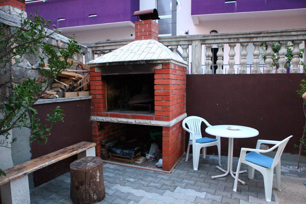 Ana Lovetovo Vodice Exterior photo